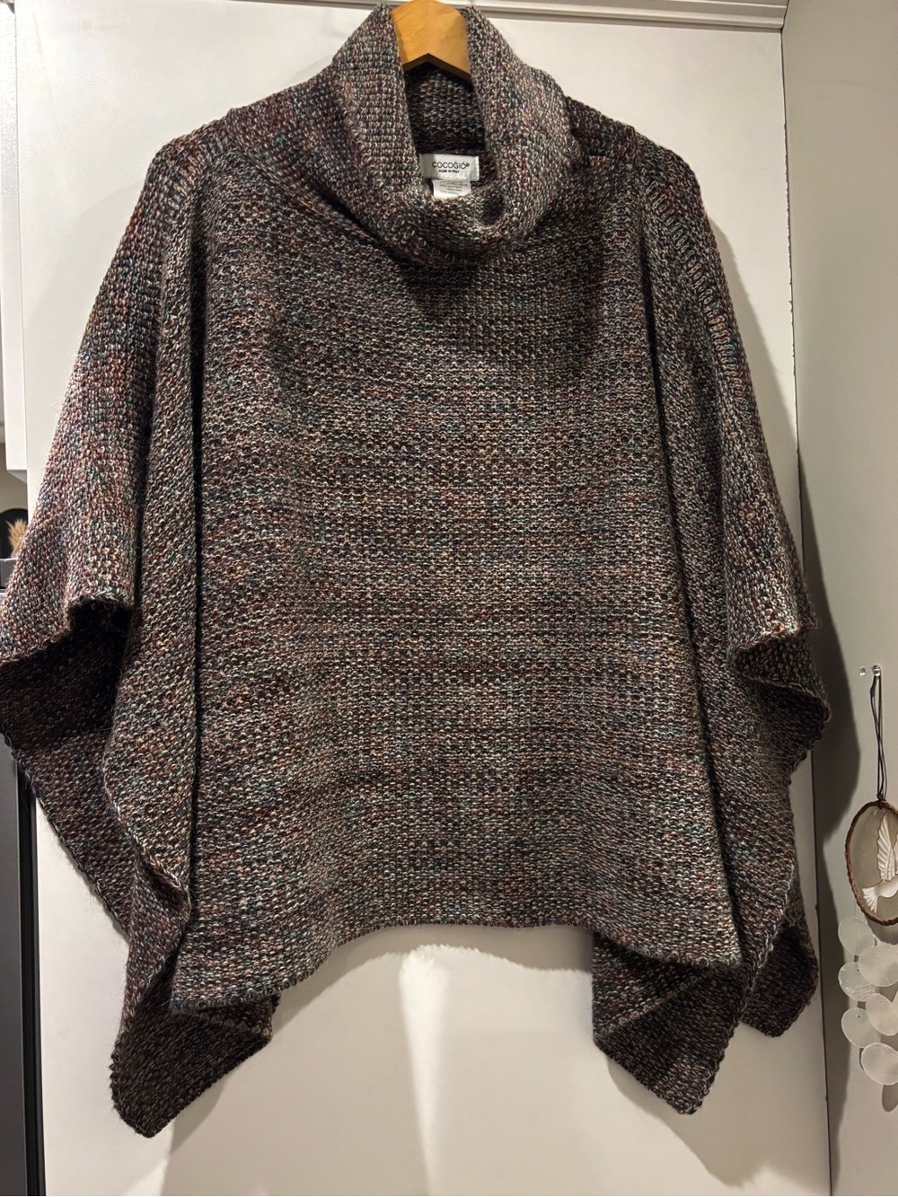 Cocogio gorgeous mohair, wool and acrylic blend poncho / shawl one size new!